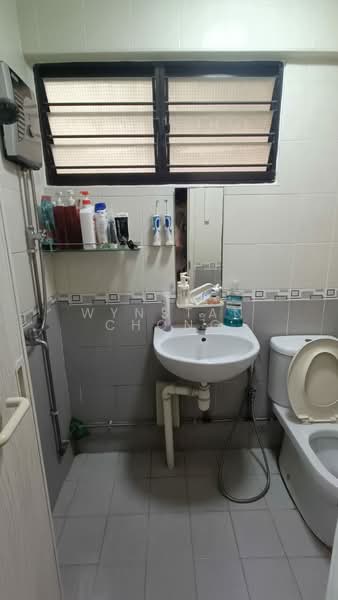 682 Hougang Avenue 4 photo 3