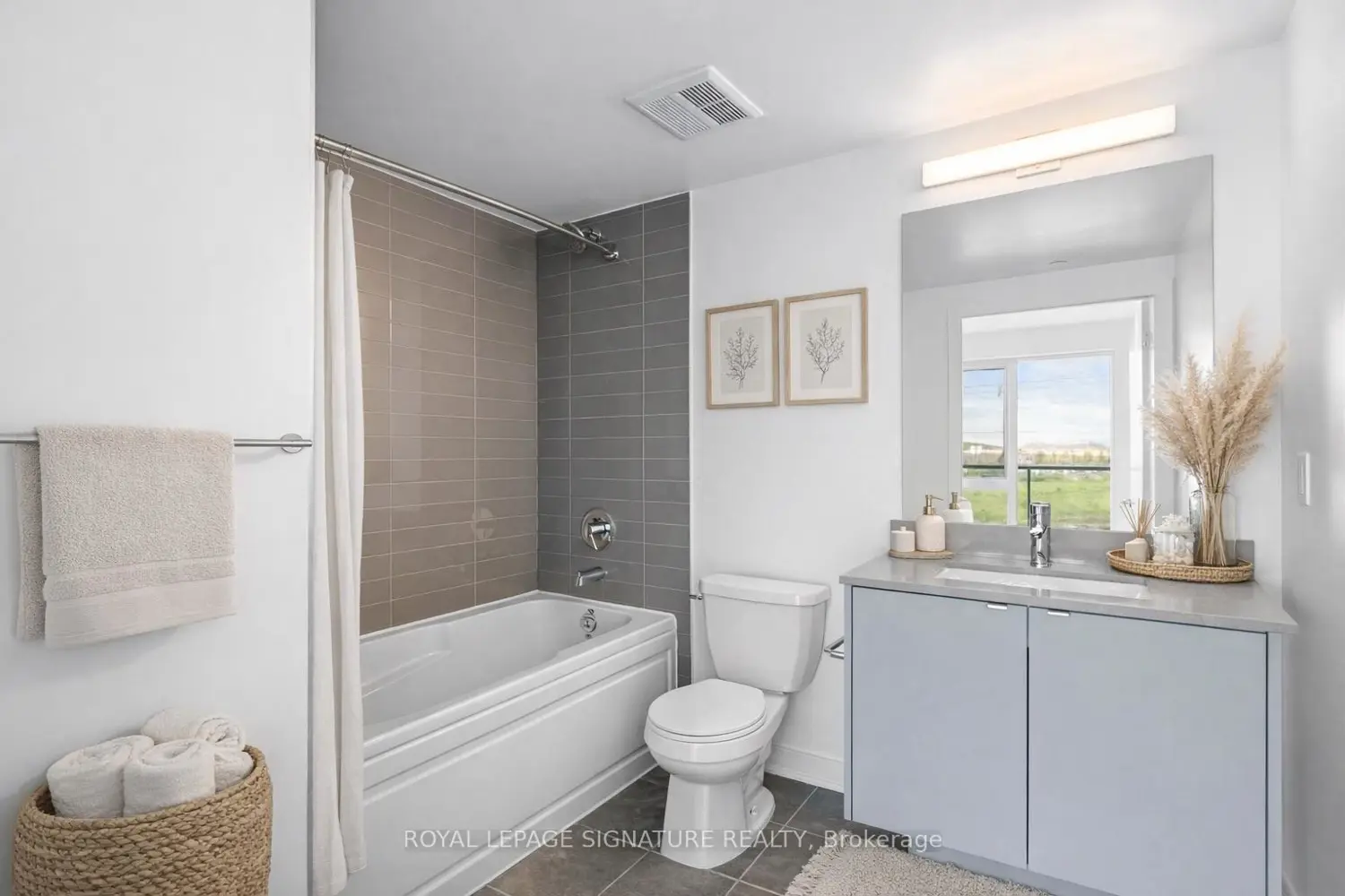 Additional image 7 of 3200 Dakota Common B404