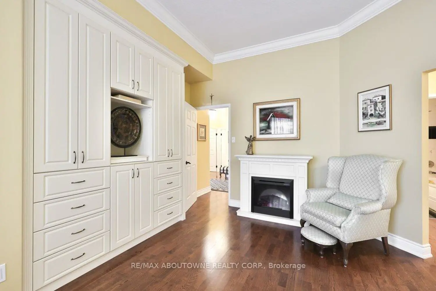 Additional image 5 of 2511 Lakeshore Road 801