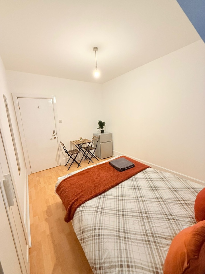 Additional image 13 of Room in a Shared Flat, Whitechapel Road, E1, N1 7GU
