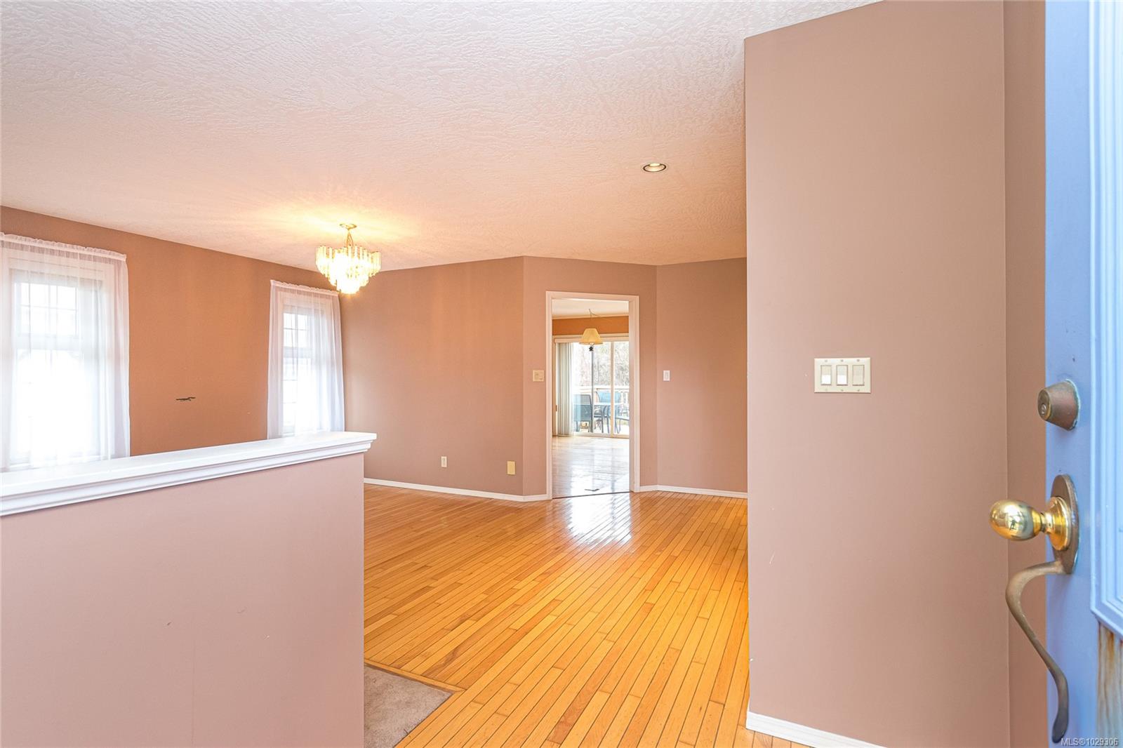 Additional image 3 of 2272 Weiler Avenue, Sidney, BC, V8L 1R8