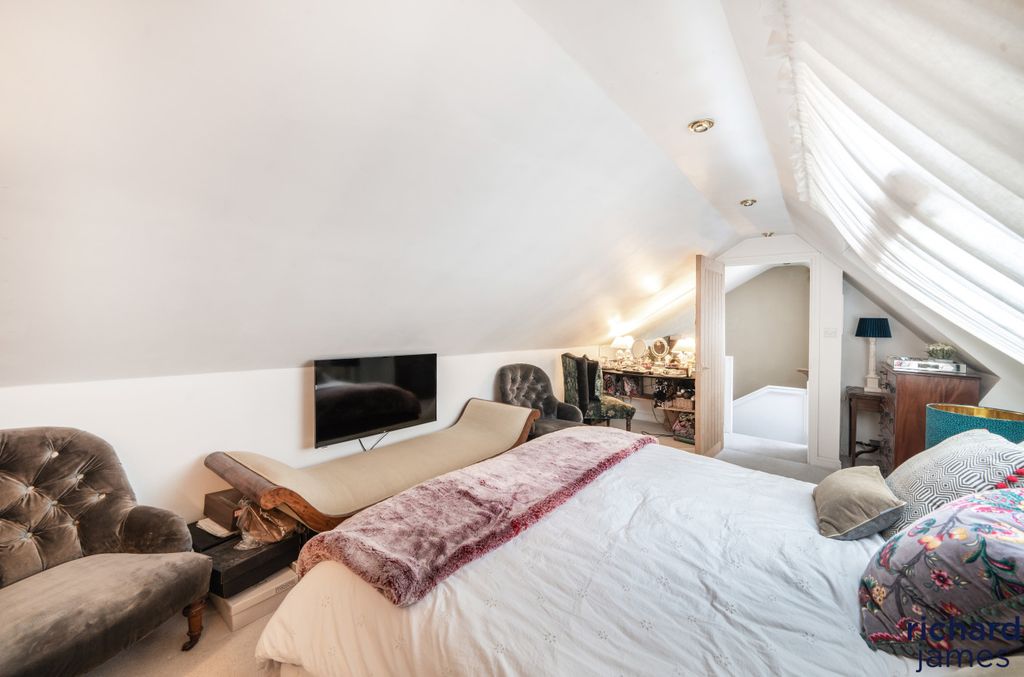 Additional image 12 of 4 bed terraced house for saleMoormead Road, Wroughton, Swindon SN4