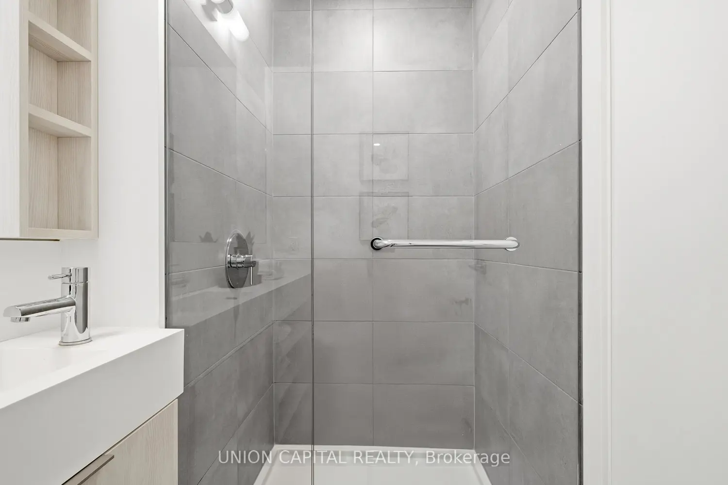 Additional image 13 of 8 Wellesley Street 4308
