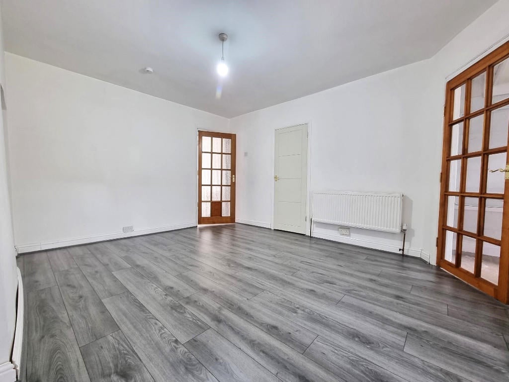 3 Bed Terraced House, York Road, B28, N1 7GU