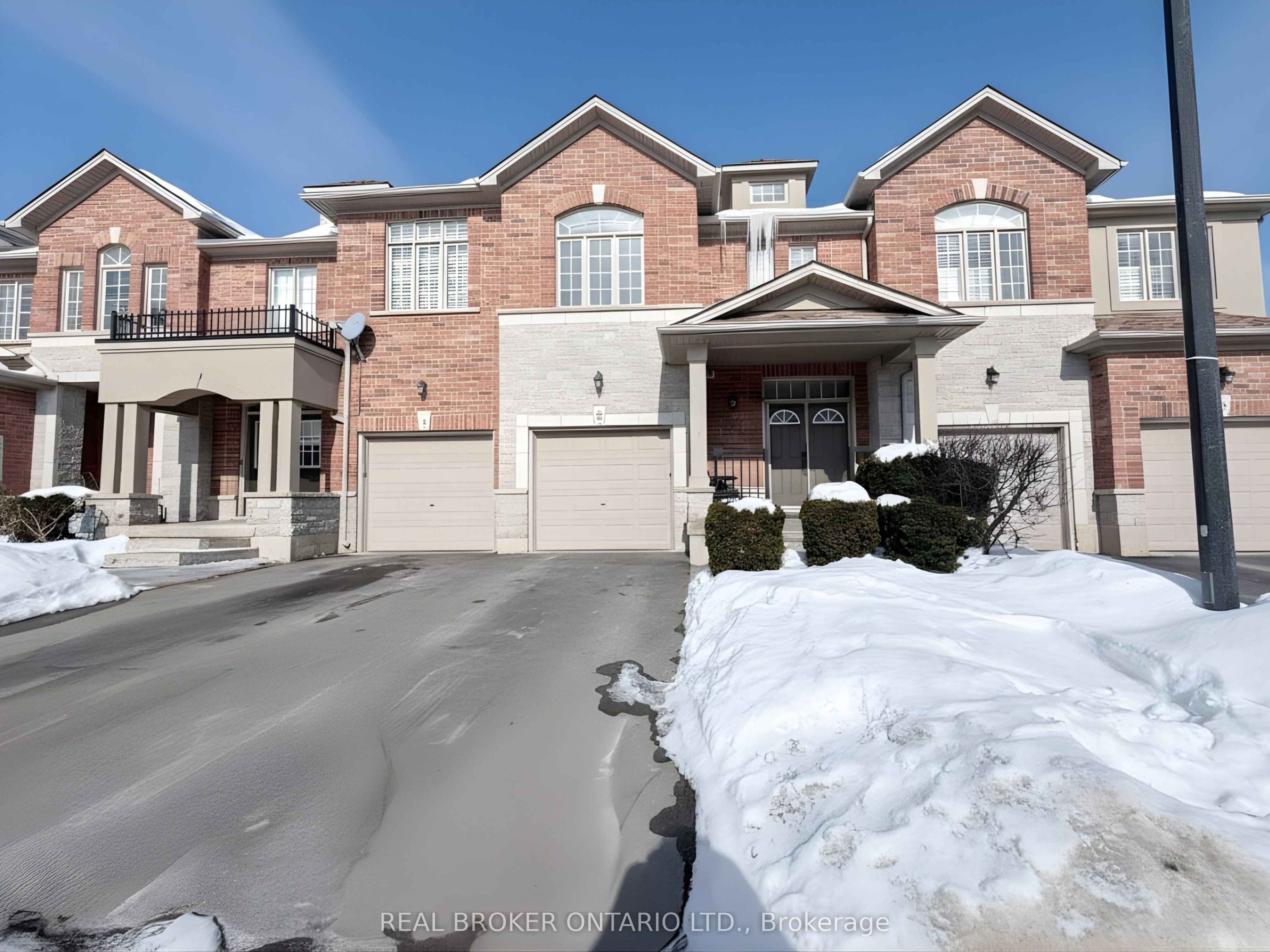 9-99 Panabaker Drive, Hamilton, ON, L9B 0A3