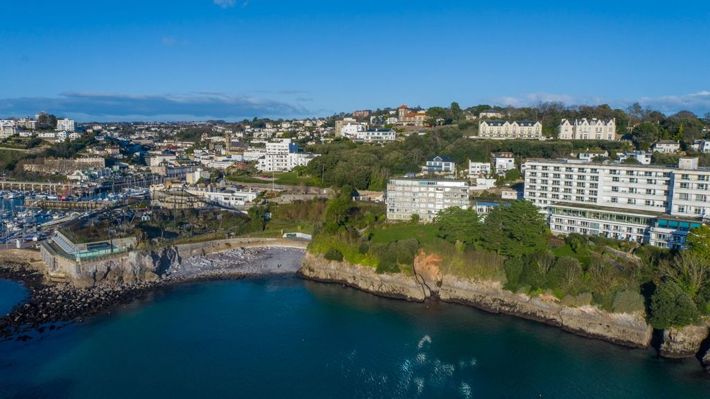 3 bed flat for salePark Hill Road, Torquay, Devon TQ1 photo 2