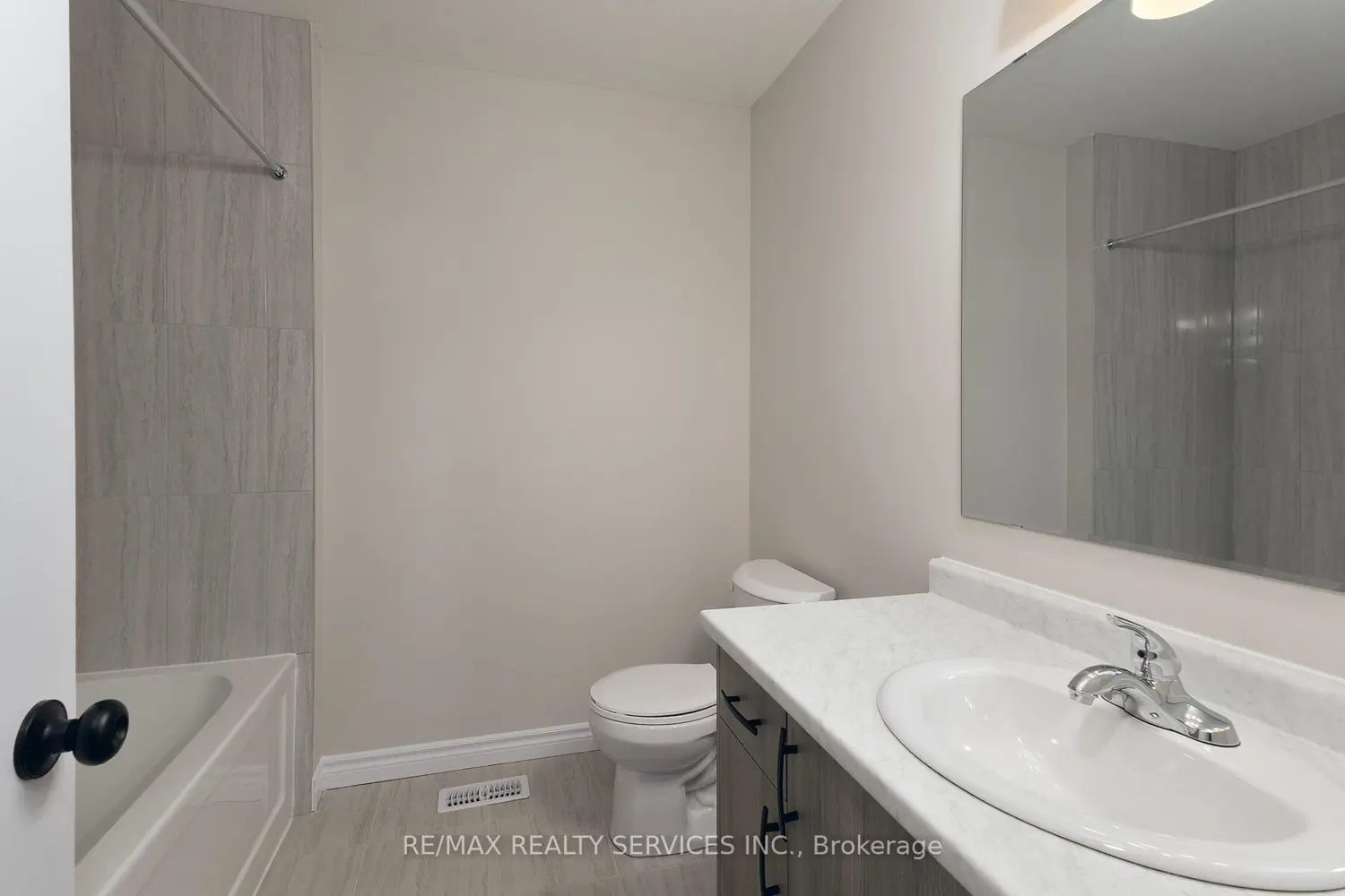 Additional image 10 of 25 Becker Street