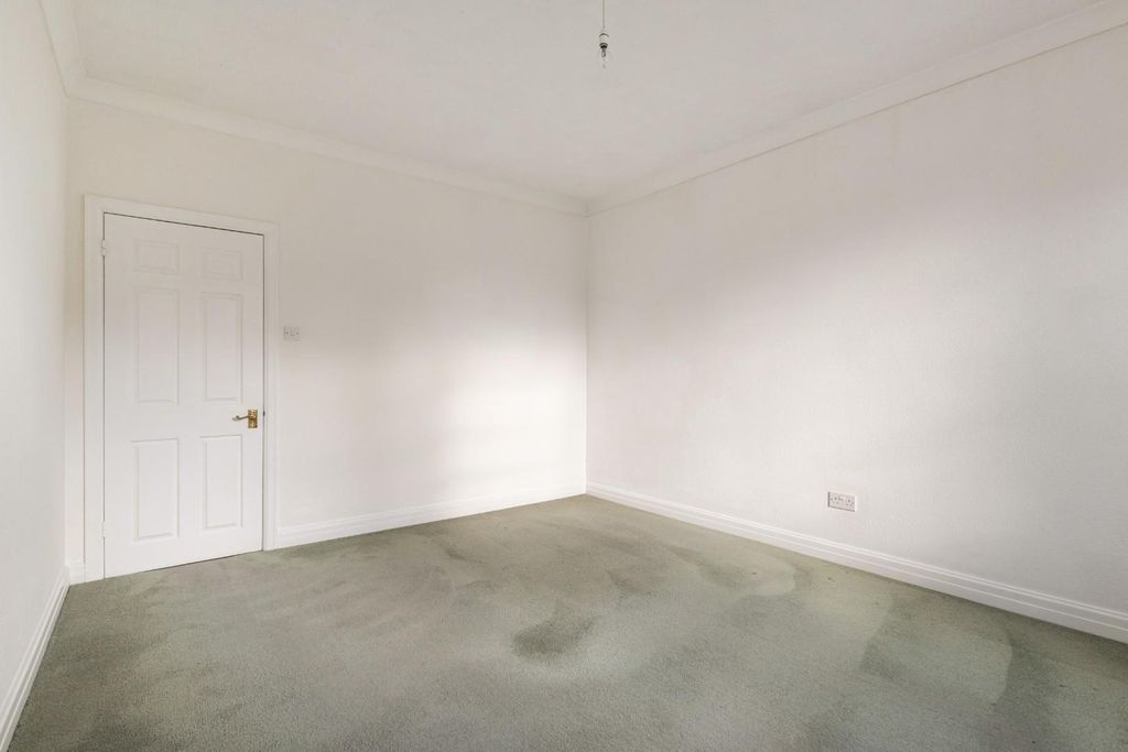 Additional image 10 of 2 bed flat for saleThe Close, Salisbury SP1