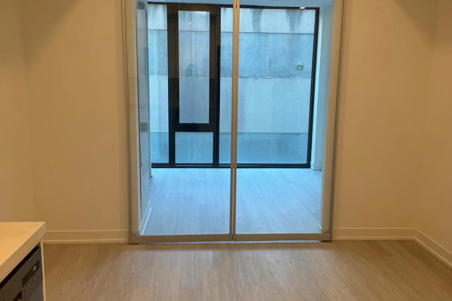 Additional image 4 of 195 Mccaul Street 411