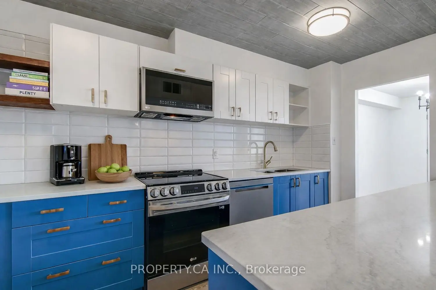 155 Marlee Avenue 1706