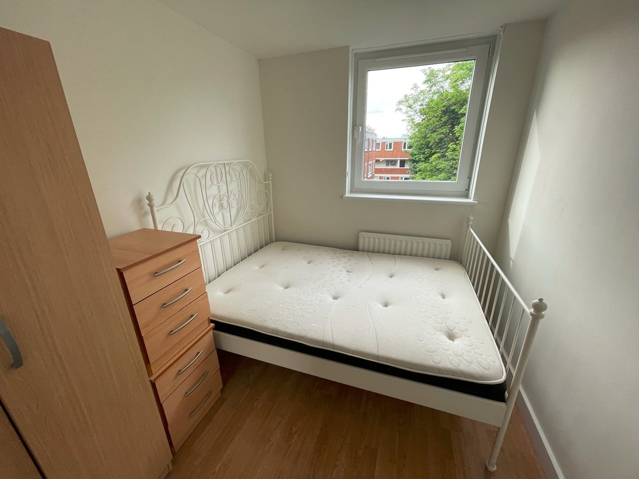 Additional image 4 of Room in a Shared House, Blomfield Court, SW11, SW11 3TL