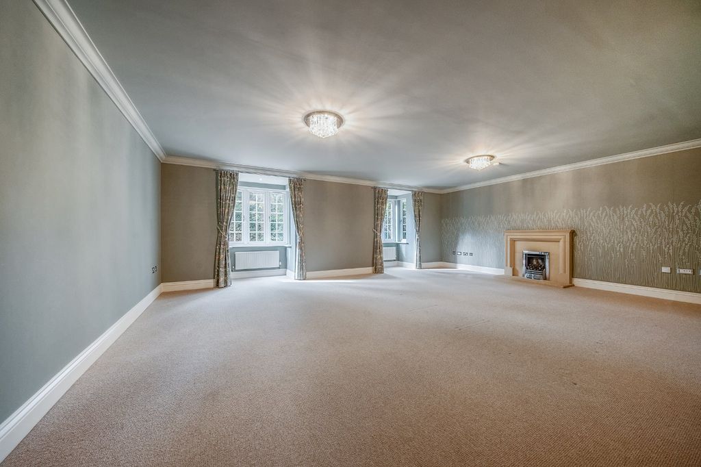 Additional image 2 of 2 bed flat for saleWarwick Road, Solihull, West Midlands B91