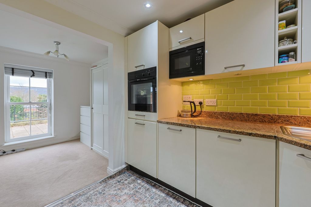 Additional image 4 of 2 bed flat for saleWest Hill, Oxted RH8