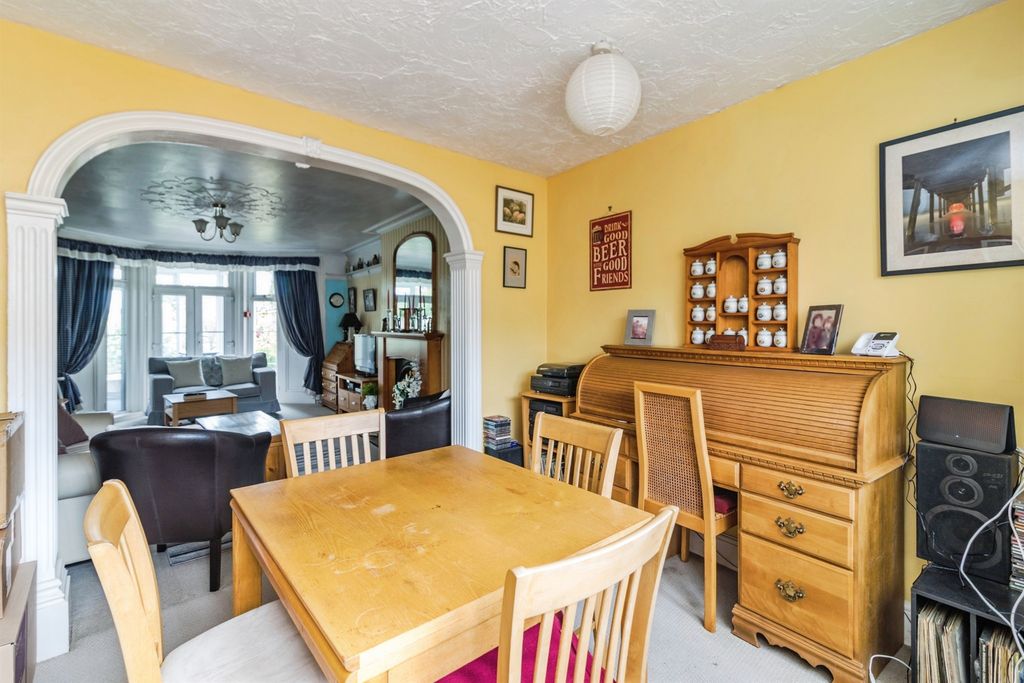 Additional image 7 of 2 bed flat for salePakefield Street, Lowestoft NR33