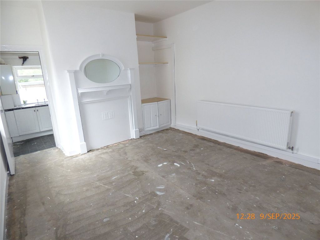 Additional image 3 of 2 bed flat for saleVictoria Avenue, Prestatyn, Denbighshire LL19