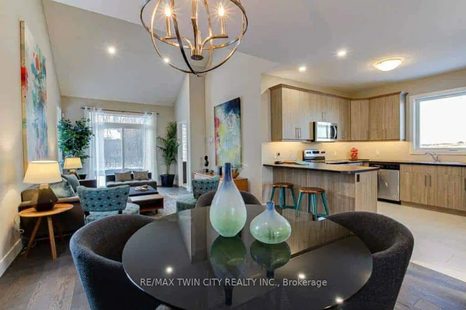 2100 Evans Boulevard photo 4