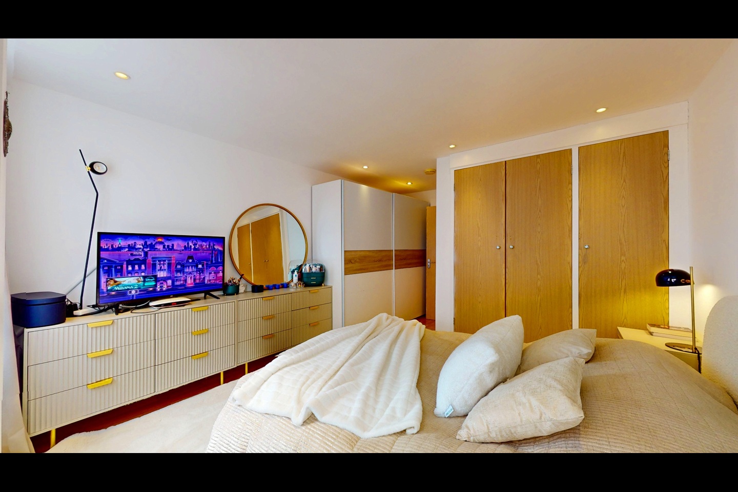 Additional image 3 of 2 Bed Flat, Southwark Park Road, SE16, N1 7GU