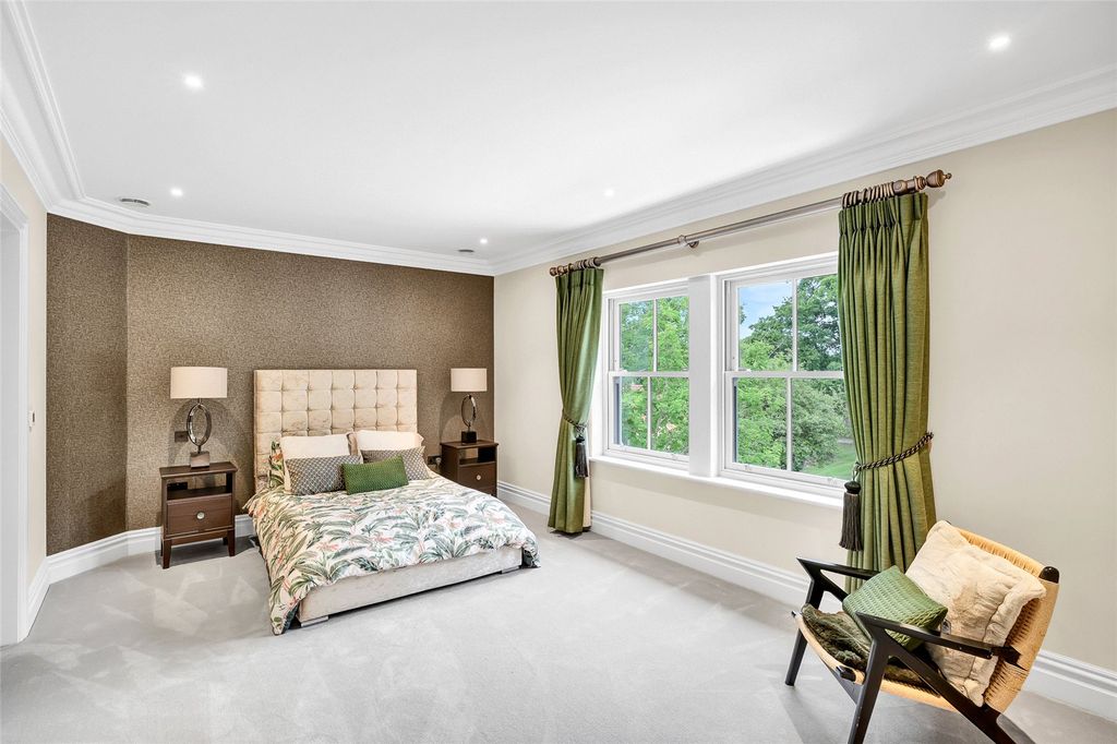 Additional image 19 of 9 bed detached house for saleStubbs Hill, Binfield, Bracknell, Berkshire RG42