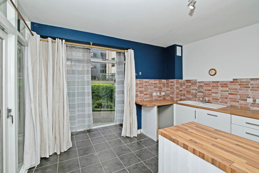 Additional image 10 of 2 bed flat for saleTresawya Drive, Truro, Cornwall TR1