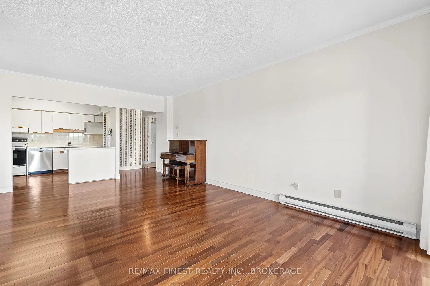 1000 King Street 302 photo 3