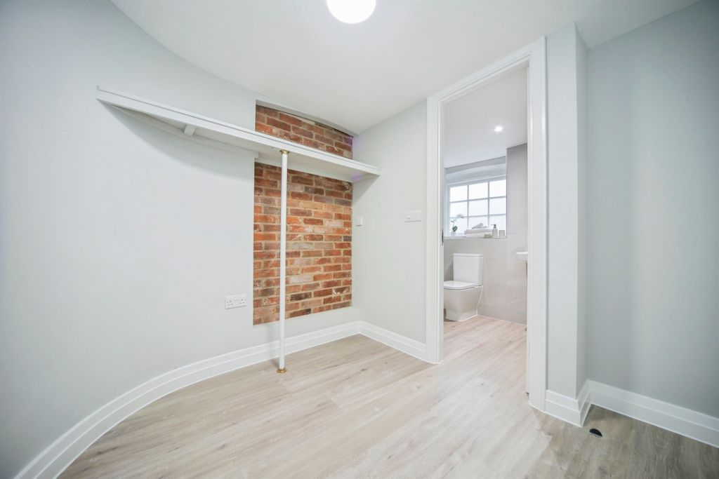 Additional image 13 of 2 bed flat for saleThe Old Hop, Hadleigh, Ipswich IP7