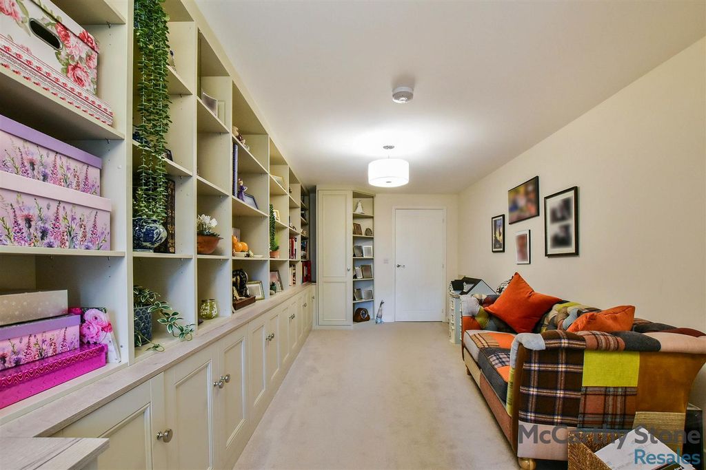 Additional image 14 of 2 bed flat for saleNorthwich Road, Knutsford, Cheshire WA16