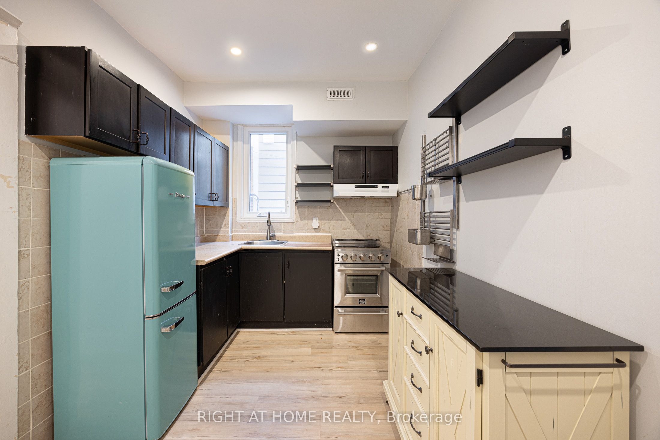 Additional image 3 of Main Floor-281 Osler Street, Toronto, ON, M6N 2Z3