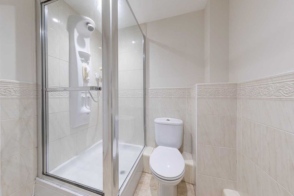 Additional image 10 of 3 bed flat for sale4 Adderstone Court, Adderstone Crescent, Jesmond, Newcastle Upon Tyne, Tyne And Wear NE2