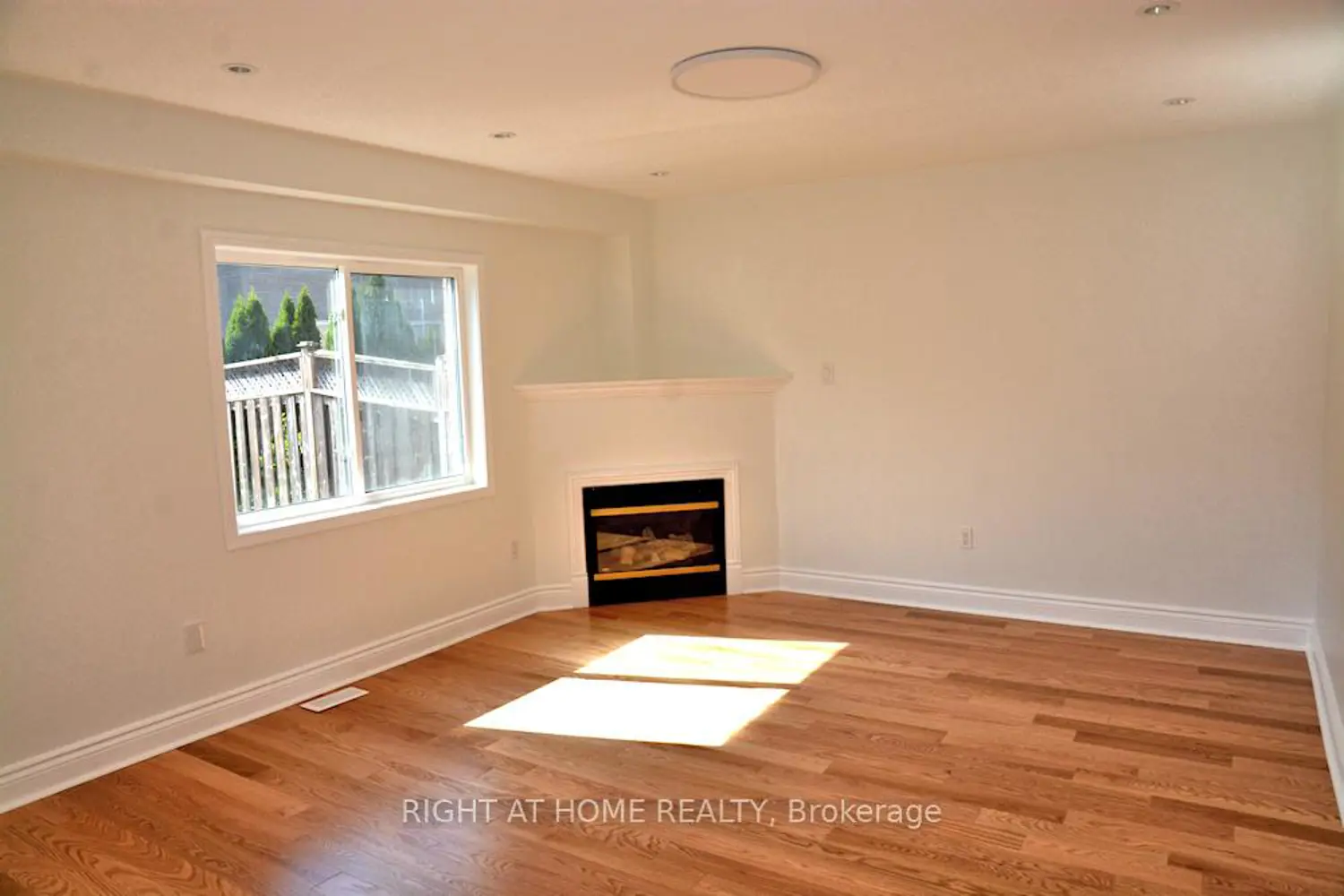 Additional image 13 of 242 Flagstone Way