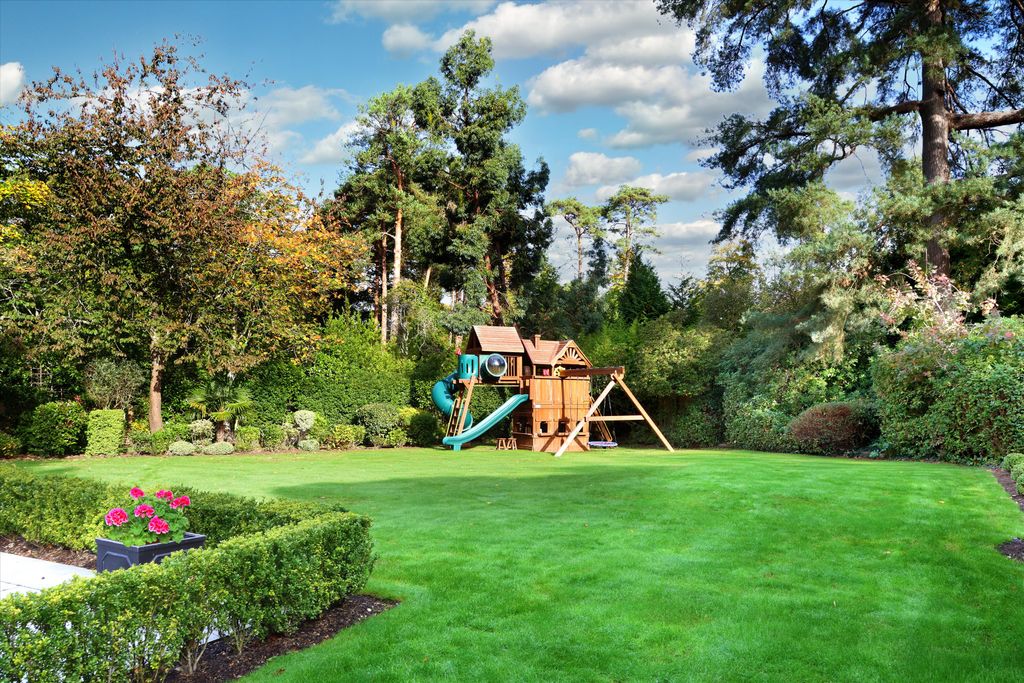 Additional image 40 of 8 bed detached house for saleBagshot Road, Ascot, Berkshire SL5