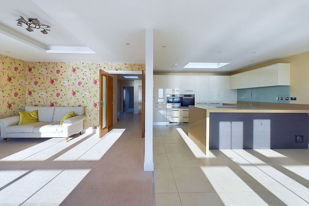 Additional image 3 of 3 bed flat for saleMarine Parade, Worthing BN11