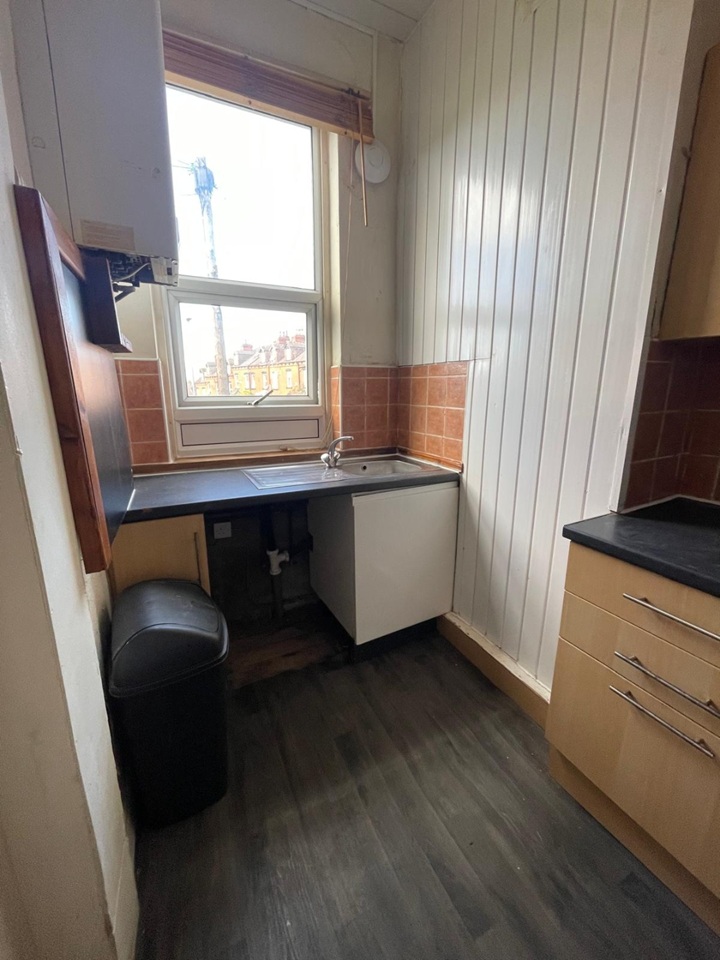 Additional image 6 of Room in a Shared House, Royal Park Grove, LS6, LS6 1HQ