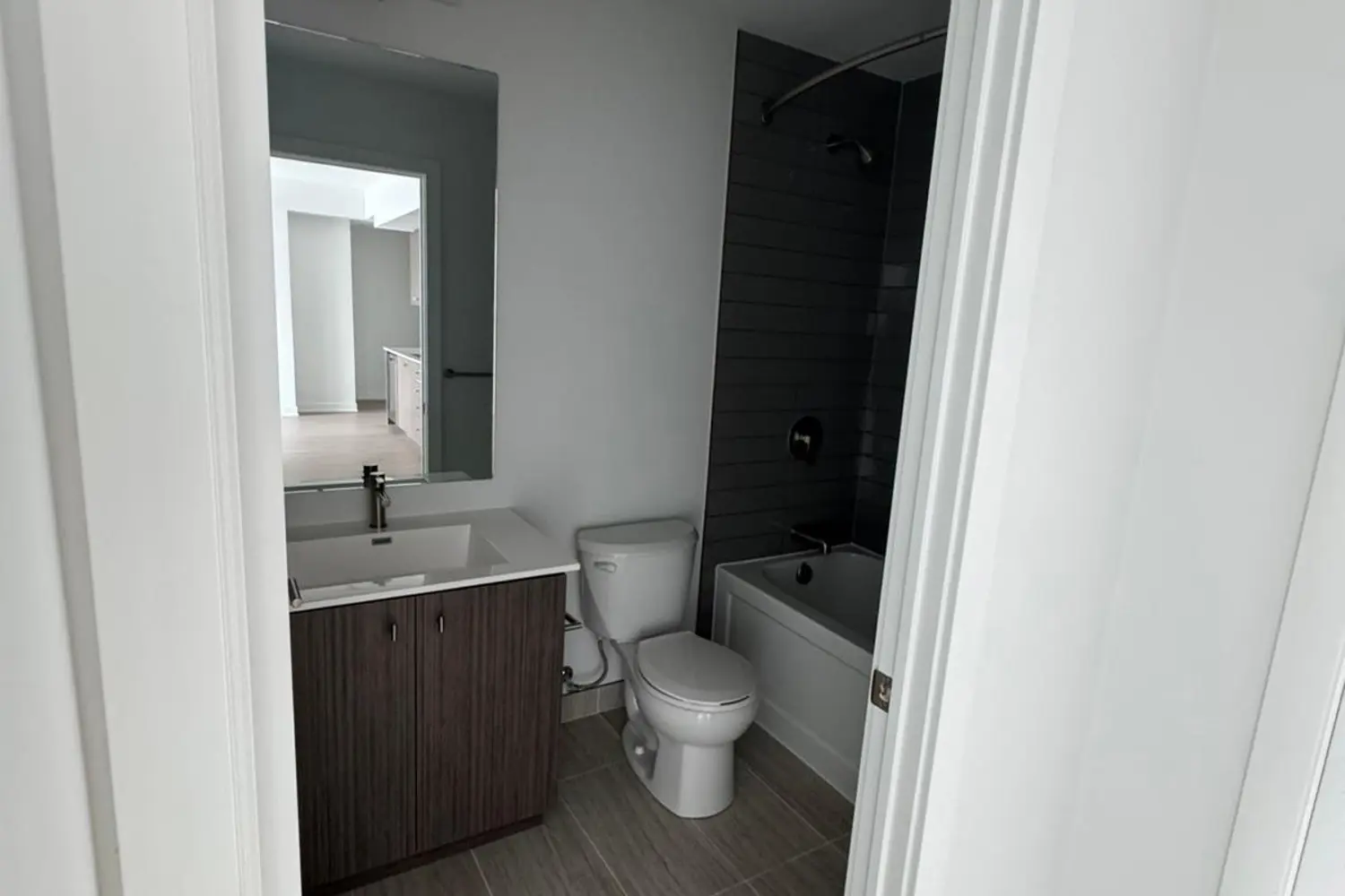 Additional image 4 of 25 Wellington Street 806