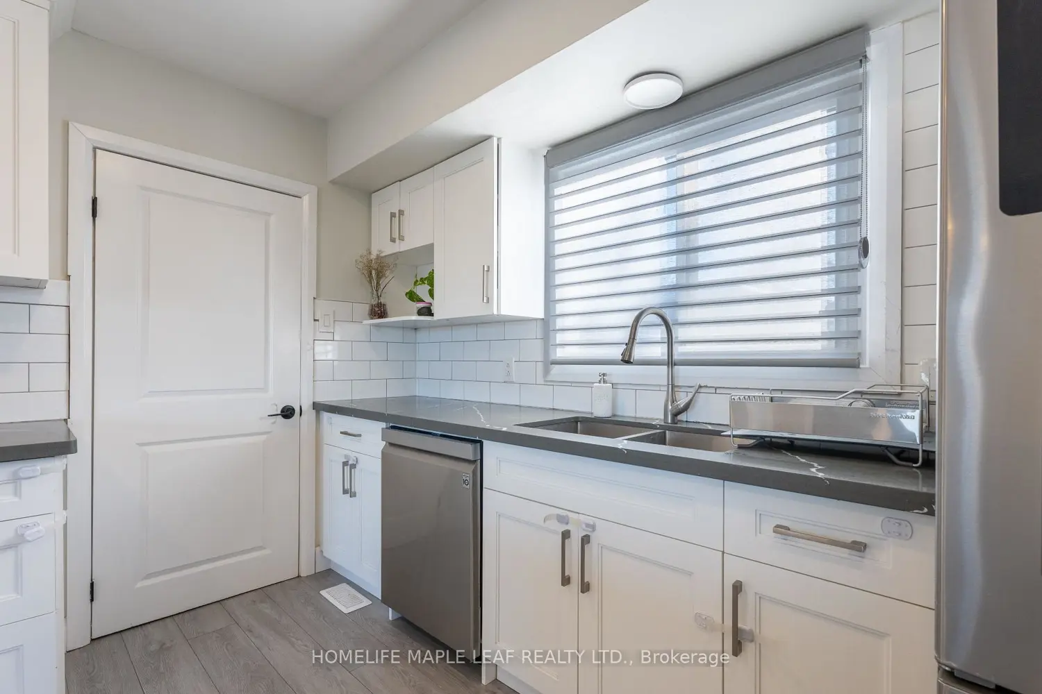 Additional image 8 of 936 Alice Street