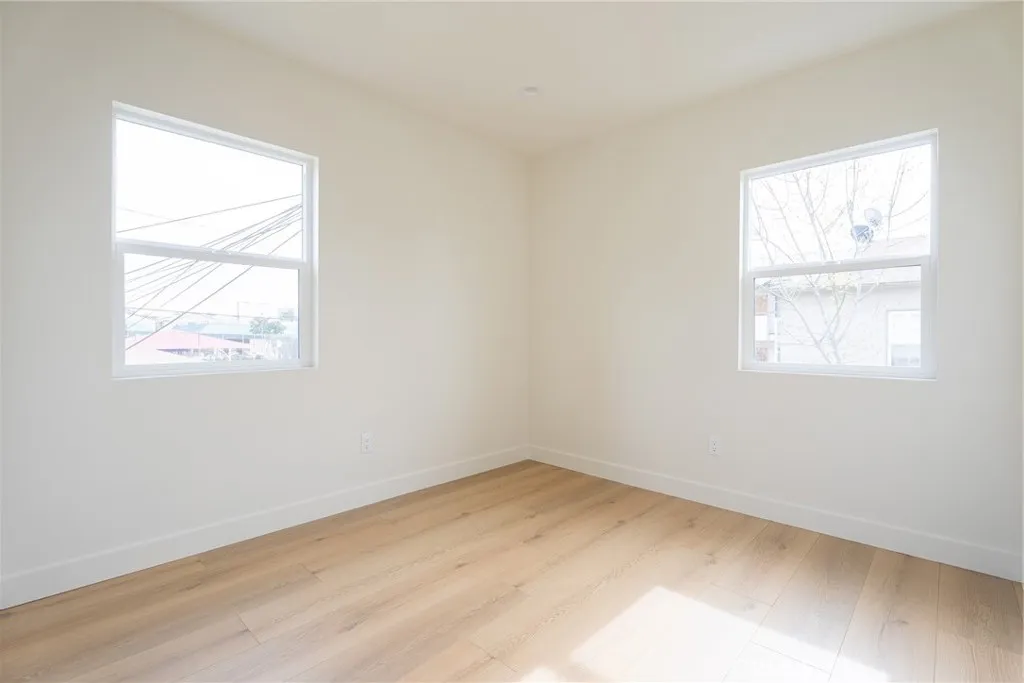 Additional image 22 of 1065 E Spazier Ave Unit 202, Burbank, CA 91502