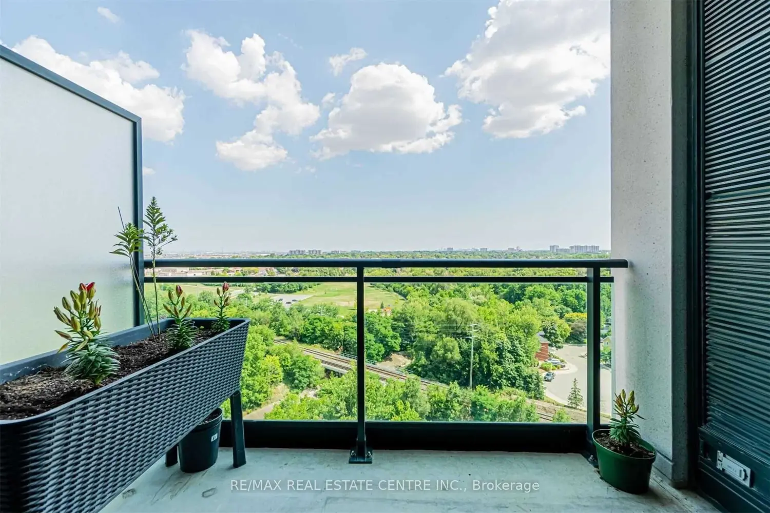 Additional image 18 of 100 John Street 1203