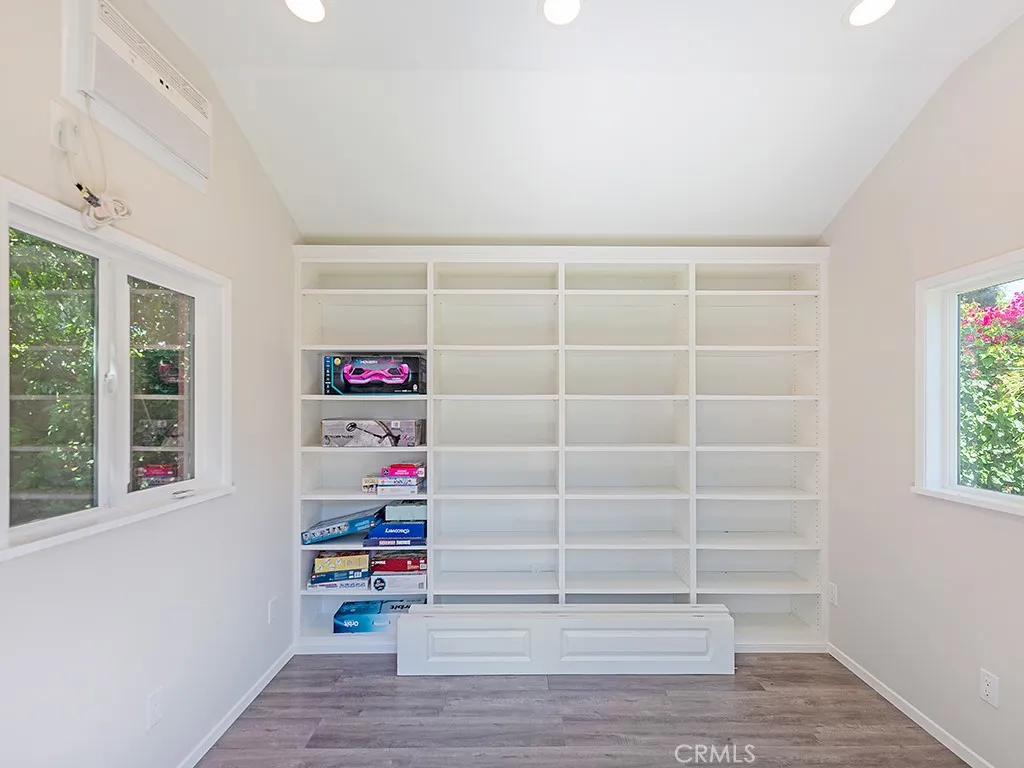 Additional image 98 of 5463 Katherine Ave, Sherman Oaks, CA 91401