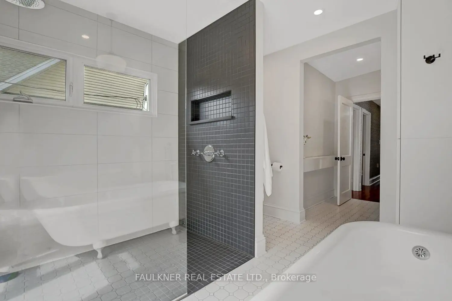 Additional image 18 of 536 Lower Byron Avenue