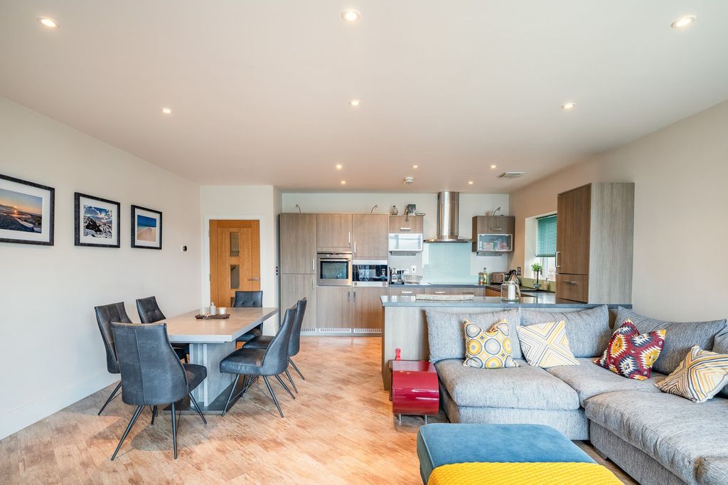 Additional image 2 of 2 bed flat for saleDeganwy Road, Deganwy LL31