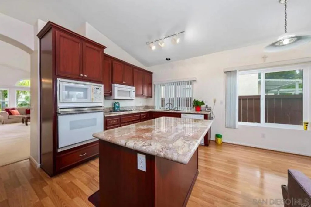 Additional image 15 of 1128 Calle Florecita, Chula Vista, CA 91910