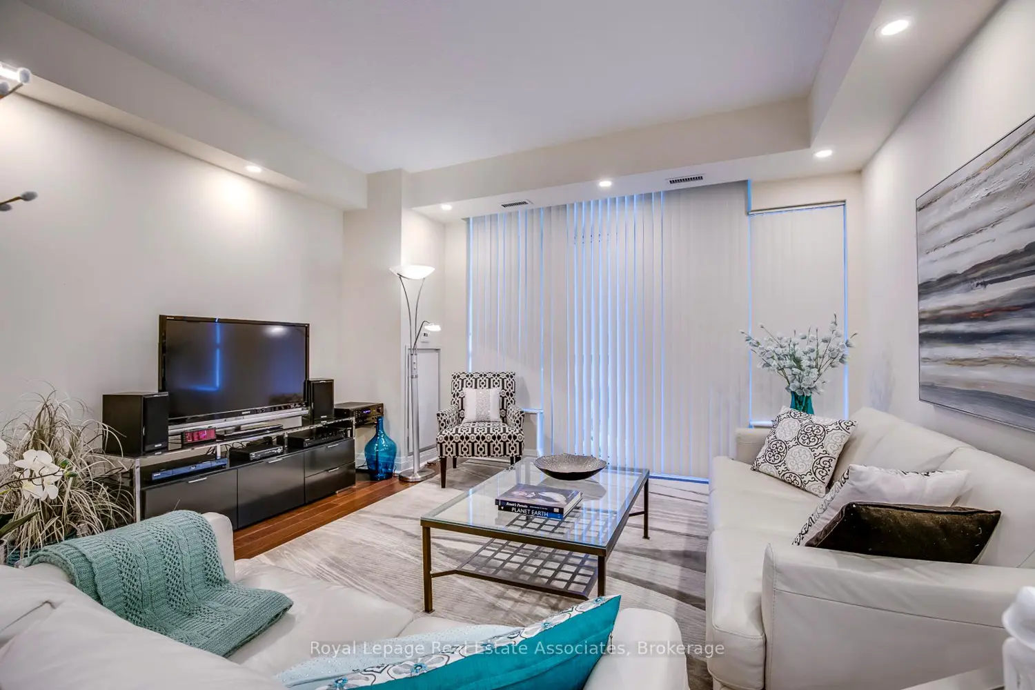 Additional image 9 of 1 Hurontario Street 308