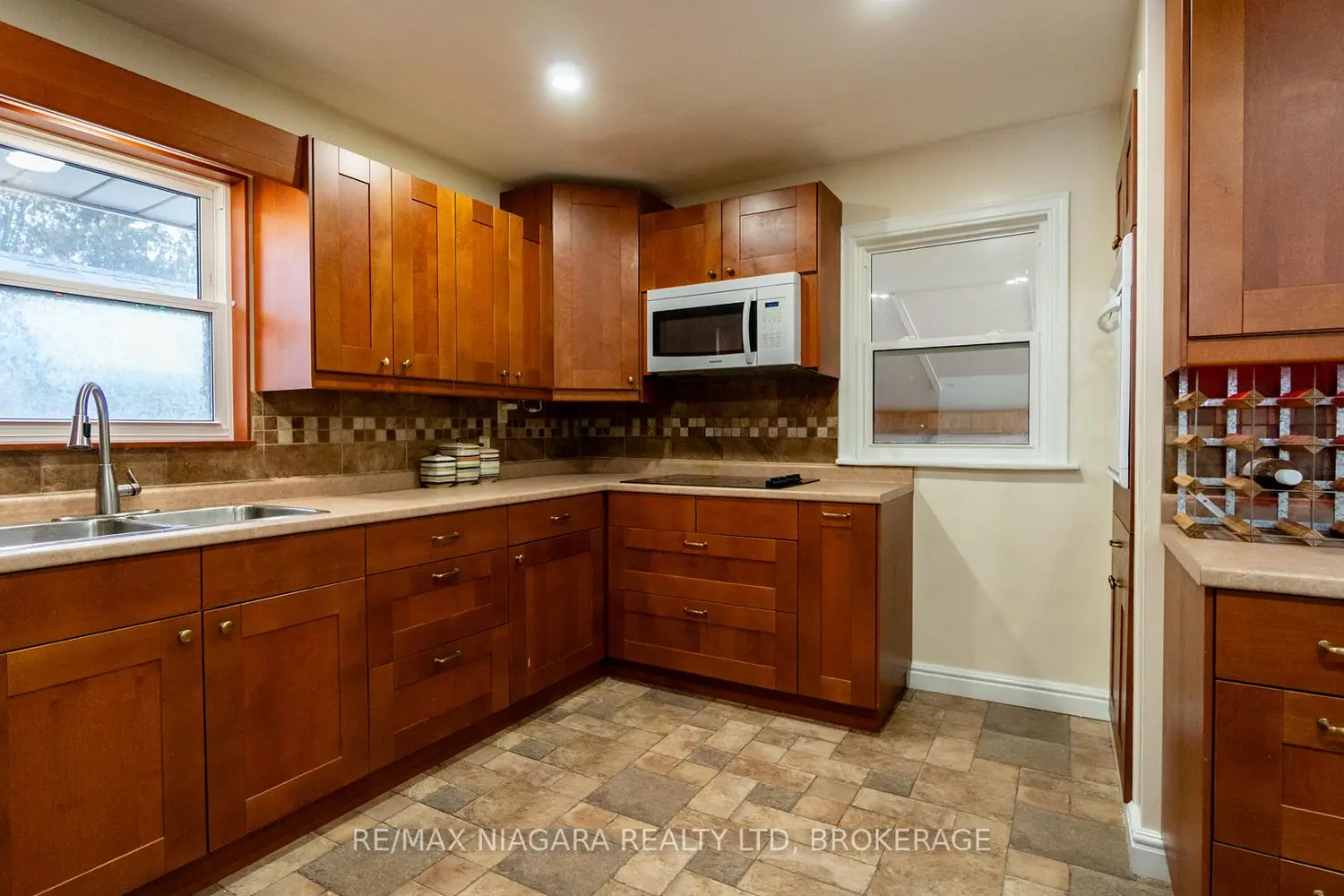 Additional image 4 of 6543 St. John Street