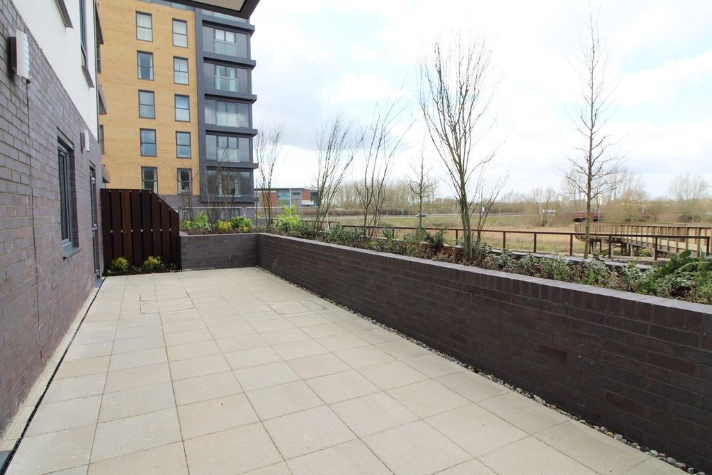 Additional image 7 of 52 bed block of flats for salePadworth Avenue, Reading RG2