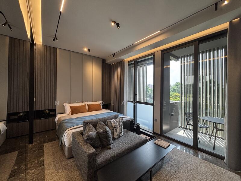 19 Nassim Hill