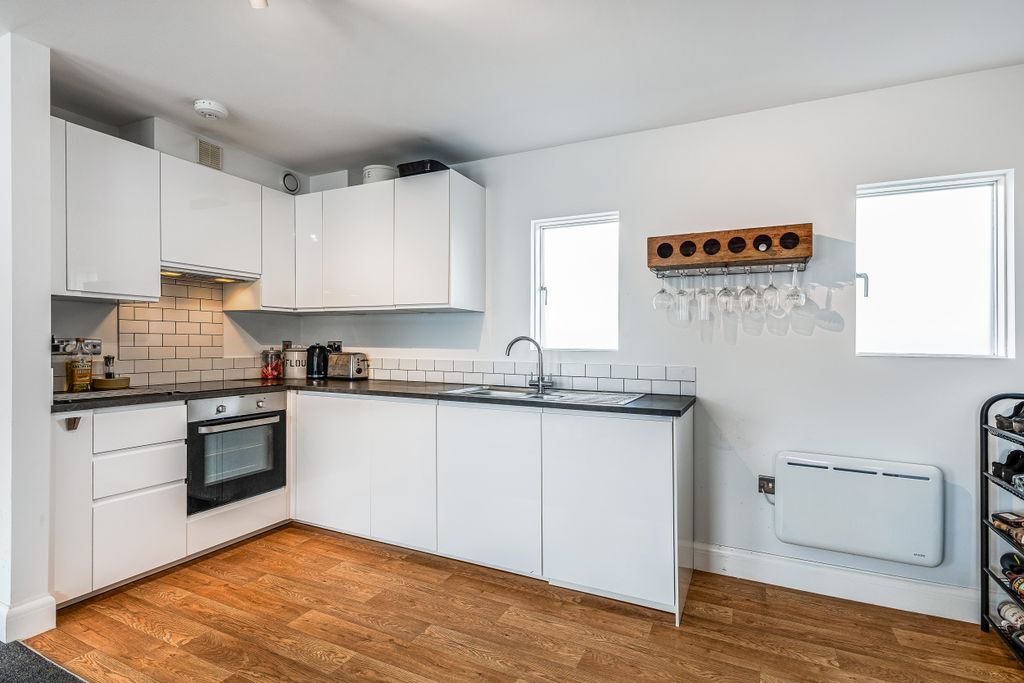 Additional image 3 of 1 bed flat for saleBewick Mews, Hungerford RG17