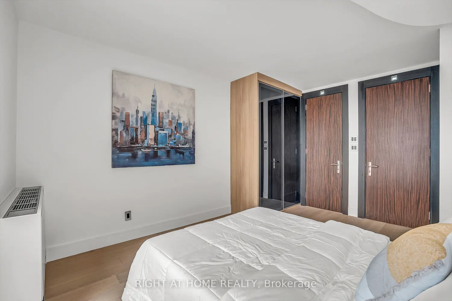 Additional image 10 of 33 Harbour Square #2019