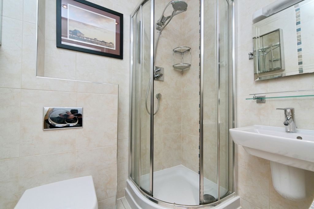 Additional image 9 of 2 bed flat for saleChurch Walks, Llandudno, Conwy LL30