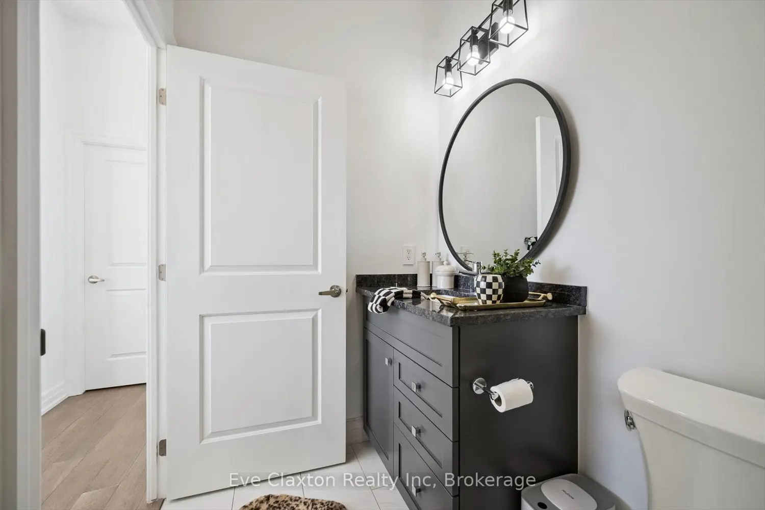 Additional image 18 of 1880 Gordon Street 204