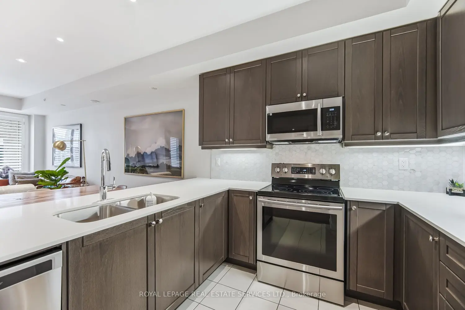 Additional image 2 of 8 Drummond Street 402