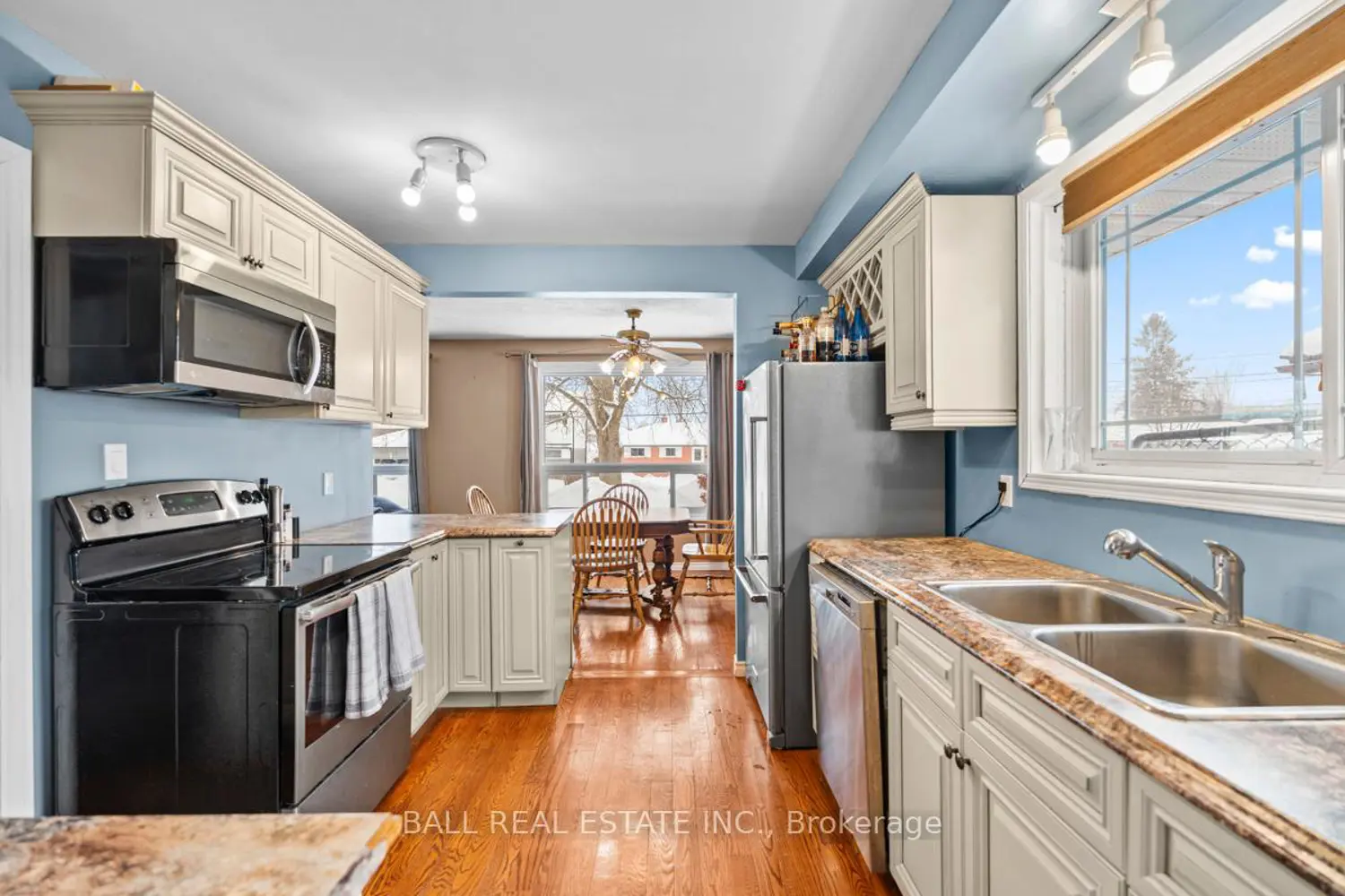 Additional image 10 of 255 Woodward Avenue